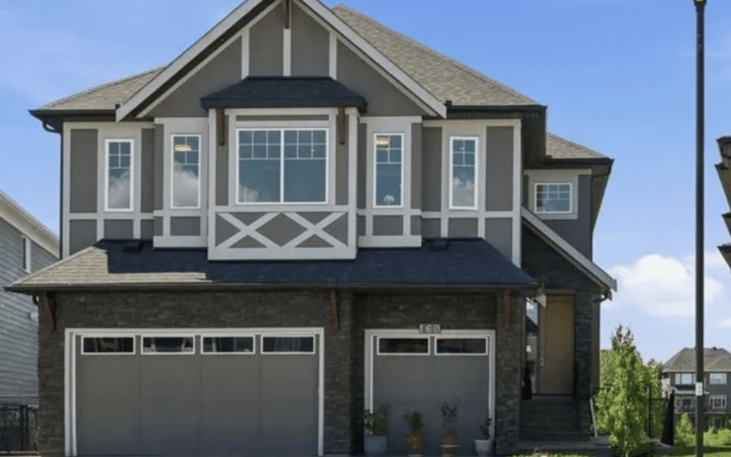 Royal LePage Benchmark listing